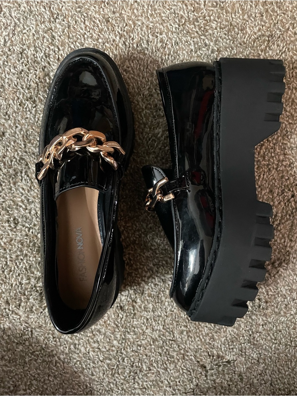 Fashion Nova Black Patent Chunky Loafers w/ Gold Chain Trim Women’s Size 5.5 US
